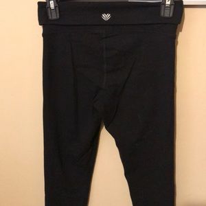 Cropped black legging